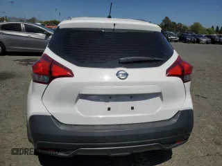 2019 Nissan Kicks S z VIN 3N1CP5CU1KL495287, wystawiony jako Copart lot #55803885 z przebiegiem 88 530 mil mil oraz Szkoda całkowita • Salvage title. Historia ofert i sprzedaży dostępna na DreamBid. Obrazek 6.