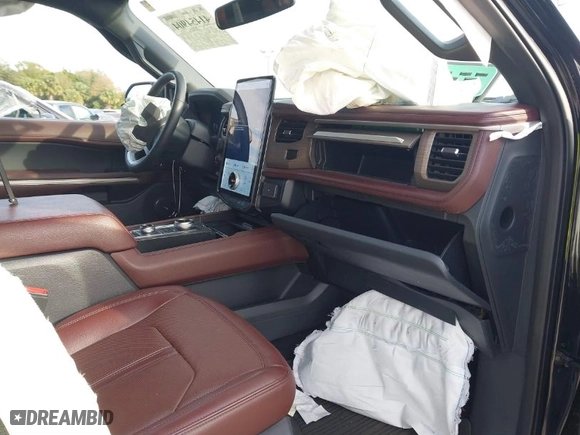 2023 Ford Expedition Max Limited with VIN 1FMJK2A87PEA60087, listed as a IAAI auction lot 41454904 with 20,974 mi miles. Bid and sale history available at carsss.com. Image 5.