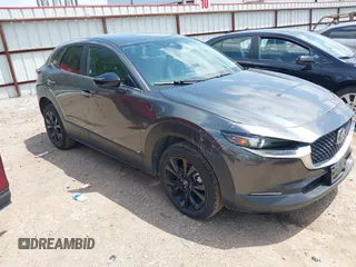 2024 Mazda CX-30 S Select Sport z VIN 3MVDMBBM5RM626265, wystawiony jako IAAI lot #42220770 z przebiegiem 17 895 mil mil oraz . Historia ofert i sprzedaży dostępna na DreamBid. Obrazek 1.