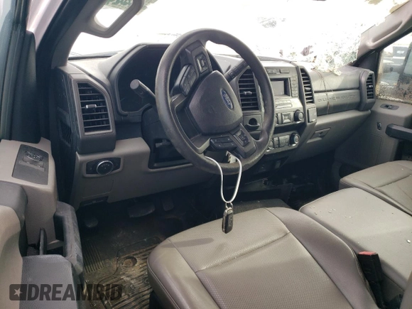 2021 Ford F-550 XL z VIN 1FDUF5GTXMDA11448, wystawiony jako Copart lot #86927474 z przebiegiem Nie podano mil oraz Nie do naprawy • Non repairable. Historia ofert i sprzedaży dostępna na DreamBid. Obrazek 8.