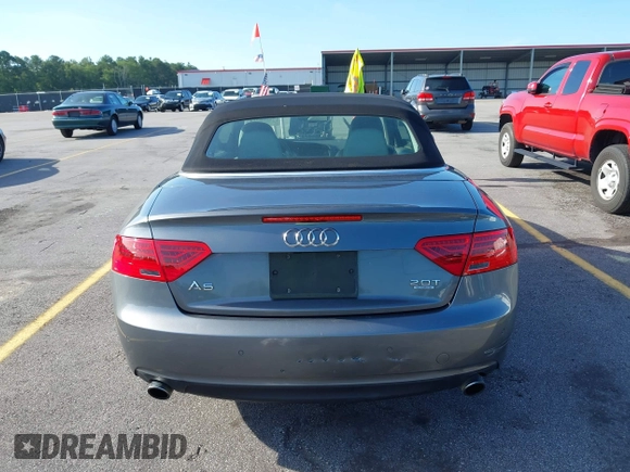 2013 Audi A5 Premium Plus z VIN WAULFAFH5DN009944, wystawiony jako IAAI lot #42508314 z przebiegiem 233 593 mil mil oraz . Historia ofert i sprzedaży dostępna na DreamBid. Obrazek 16.