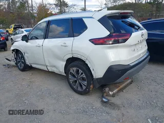 2023 Nissan Rogue SV z VIN 5N1BT3BA6PC846645, wystawiony jako IAAI lot #40949730 z przebiegiem 30 856 mil mil oraz . Historia ofert i sprzedaży dostępna na DreamBid. Obrazek 3.