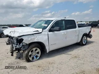 2022 Ram 1500 Big Horn z VIN 1C6RRFFG2NN349716, wystawiony jako Copart lot #58386555 z przebiegiem Nie podano mil oraz Szkoda całkowita • Salvage title. Historia ofert i sprzedaży dostępna na DreamBid. Obrazek 1.