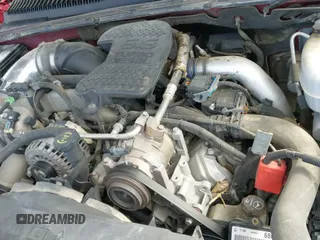 2006 Chevrolet Silverado 2500HD LT3 z VIN 1GCHK23276F104562, wystawiony jako IAAI lot #43072115 z przebiegiem Nie podano mil oraz . Historia ofert i sprzedaży dostępna na DreamBid. Obrazek 21.