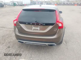 2016 Volvo V60 Cross Country T5 with VIN YV4612HKXG1012957, listed as a IAAI auction lot 41948492 with 73,354 mi miles. Bid and sale history available at carsss.com. Image 16.