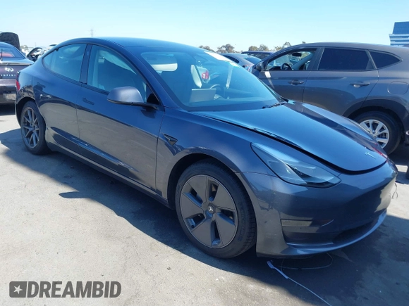 2023 Tesla Model 3 z VIN 5YJ3E1EAXPF710024, wystawiony jako IAAI lot #41228608 z przebiegiem 10 481 mil mil oraz . Historia ofert i sprzedaży dostępna na DreamBid. Obrazek 1.
