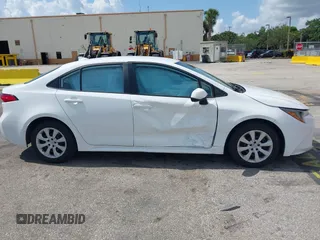 2022 Toyota Corolla LE with VIN 5YFEPMAE0NP358957, listed as a IAAI auction lot 42167553 with 48,339 mi miles and . Bid and sale history available at carsss.com. Image 13.