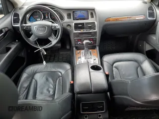 2015 Audi Q7 Premium Plus z VIN WA1LMAFE3FD015758, wystawiony jako Copart lot #48717595 z przebiegiem 139 096 mil mil oraz Szkoda całkowita • Salvage title. Historia ofert i sprzedaży dostępna na DreamBid. Obrazek 8.