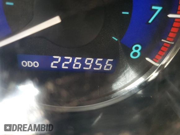 2010 Toyota Sienna XLE z VIN 5TDDK4CC8AS033402, wystawiony jako Copart lot #79083354 z przebiegiem 226 956 mil mil oraz Szkoda całkowita • Salvage title. Historia ofert i sprzedaży dostępna na DreamBid. Obrazek 9.