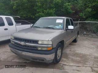 2001 Chevrolet Silverado 1500 LS with VIN 2GCEC19T911355724, listed as a IAAI auction lot 42122392 with 194,233 mi miles. Bid and sale history available at carsss.com. Image 2.