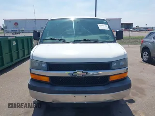 2013 Chevrolet Express Passenger LT z VIN 1GAZG1FG9D1153305, wystawiony jako IAAI lot #42182424 z przebiegiem 25 897 mil mil oraz . Historia ofert i sprzedaży dostępna na DreamBid. Obrazek 12.