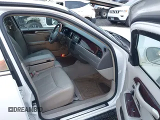 2007 Lincoln Town Car Signature Limited z VIN 1LNHM82V47Y622879, wystawiony jako IAAI lot #40921976 z przebiegiem 92 661 mil mil oraz . Historia ofert i sprzedaży dostępna na DreamBid. Obrazek 5.
