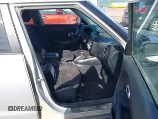 2015 Kia Soul with VIN KNDJN2A29F7764236, listed as a IAAI auction lot 42036696 with 120,623 mi miles. Bid and sale history available at carsss.com. Image 5.