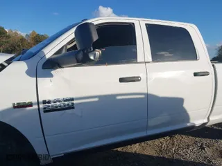 2018 Ram 2500 Tradesman with VIN 3C6UR5HJ2JG150262, listed as a IAAI auction lot 40723556 with 63,080 mi miles. Bid and sale history available at carsss.com. Image 14.