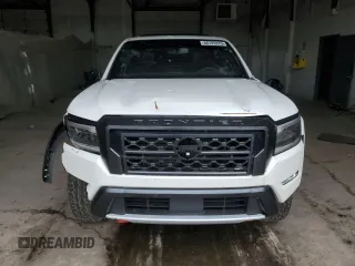 2022 Nissan Frontier Pro-4X z VIN 1N6ED1EK9NN692552, wystawiony jako Copart lot #55795375 z przebiegiem 29 171 mil mil oraz Szkoda całkowita • Salvage title. Historia ofert i sprzedaży dostępna na DreamBid. Obrazek 5.