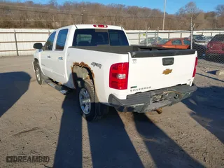 2009 Chevrolet Silverado 1500 LTZ with VIN 3GCEK33349G164495, listed as a IAAI auction lot 41311466 with 154,845 mi miles. Bid and sale history available at carsss.com. Image 3.