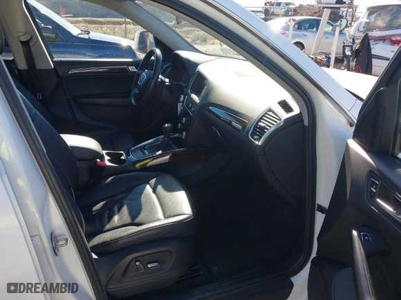2016 Audi Q5 Premium with VIN WA1C2AFP5GA003167, listed as a IAAI auction lot 41641975 with 105,470 mi miles. Bid and sale history available at carsss.com. Image 5.