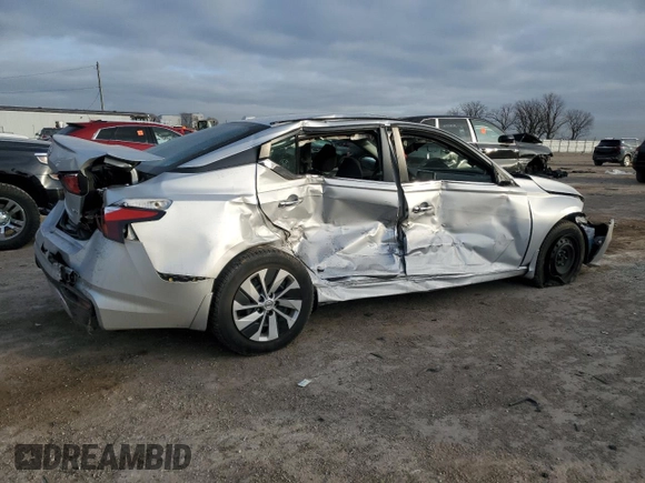 2019 Nissan Altima 2.5 S with VIN 1N4BL4BW3KC197617, listed as a Copart auction lot 84879664 with 113,771 mi miles and Salvage Title. Bid and sale history available at carsss.com. Image 3.