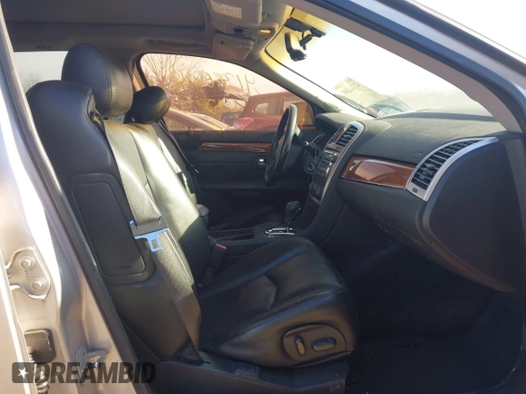 2007 Cadillac SRX with VIN 1GYEE637170162128, listed as a IAAI auction lot 41386248 with 117,661 mi miles. Bid and sale history available at carsss.com. Image 5.