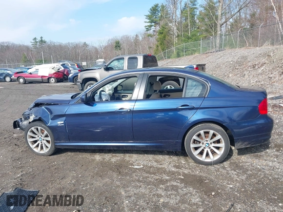 2011 BMW 3 Series 328i xDrive with VIN WBAPK5G52BNN25068, listed as a IAAI auction lot 42033139 with 168,055 mi miles. Bid and sale history available at carsss.com. Image 15.