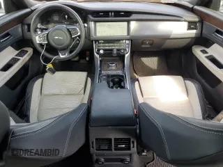 2018 Jaguar XF z VIN SAJBF4EV7JCY55962, wystawiony jako Copart lot #55228375 z przebiegiem 40 420 mil mil oraz Szkody całkowita. Historia ofert i sprzedaży dostępna na DreamBid. Obrazek 8.