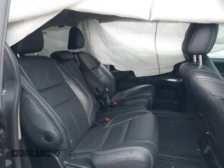 2017 Toyota Sienna SE with VIN 5TDXZ3DC1HS897574, listed as a IAAI auction lot 40998359 with 27,804 mi miles. Bid and sale history available at carsss.com. Image 8.