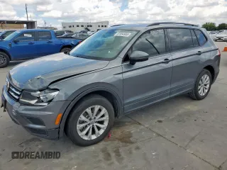 2019 Volkswagen Tiguan S with VIN 3VV1B7AX8KM158011, listed as a Copart auction lot 61054955 with 122,128 mi miles and Salvage title. Bid and sale history available at DreamBid. Image 1.