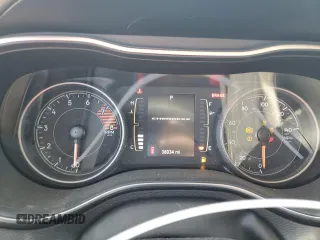 2022 Jeep Cherokee X z VIN 1C4PJMCX1ND527427, wystawiony jako Copart lot #55848515 z przebiegiem 38 034 mil mil oraz Szkoda całkowita • Salvage title. Historia ofert i sprzedaży dostępna na DreamBid. Obrazek 9.
