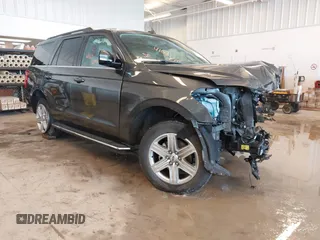 2019 Ford Expedition XLT with VIN 1FMJU1JT8KEA82990, listed as a IAAI auction lot 41622190 with 1 mi miles. Bid and sale history available at carsss.com. Image 1.