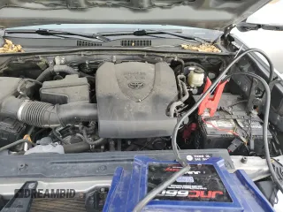 2017 Toyota Tacoma SR5 with VIN 3TMCZ5AN2HM063152, listed as a Copart auction lot 43630775 with 77,103 mi miles and Salvage Title. Bid and sale history available at DreamBid. Image 11.