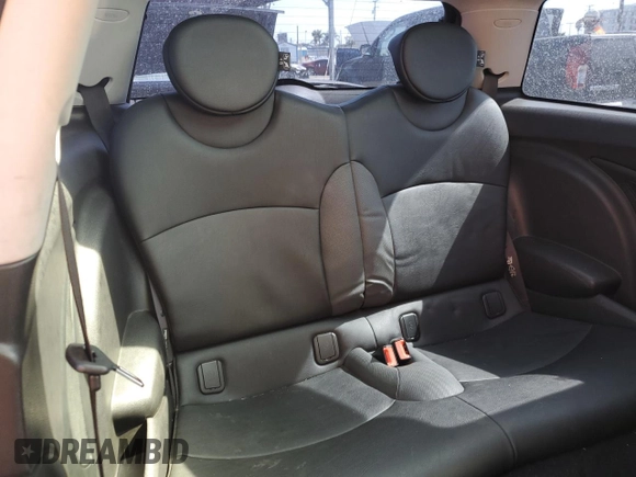 2008 MINI Hardtop with VIN WMWMF33518TT67232, listed as a Copart auction lot 59815525 with 91,572 mi miles and Clean title. Bid and sale history available at DreamBid. Image 11.