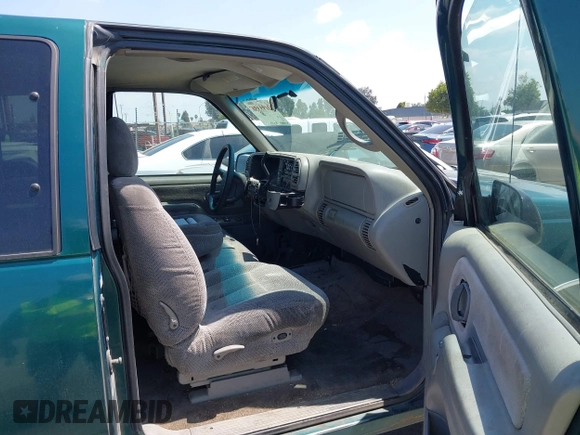 1997 Chevrolet Silverado 1500 with VIN 2GCEK19R0V1222296, listed as a IAAI auction lot 42195350 with 358,885 mi miles and . Bid and sale history available at DreamBid. Image 5.