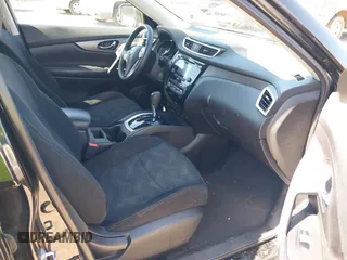 2016 Nissan Rogue SV with VIN 5N1AT2MT6GC829137, listed as a IAAI auction lot 42141620 with 143,279 mi miles. Bid and sale history available at carsss.com. Image 5.