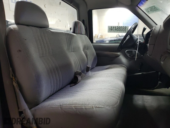 1998 GMC Sierra 1500 with VIN 1GTGC24RXWZ507261, listed as a Copart auction lot 86086414 with 250,149 mi miles and Salvage Title. Bid and sale history available at DreamBid. Image 10.