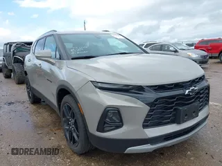 2021 Chevrolet Blazer LT z VIN 3GNKBCRS4MS563177, wystawiony jako IAAI lot #42162177 z przebiegiem 43 201 mil mil oraz . Historia ofert i sprzedaży dostępna na DreamBid. Obrazek 1.