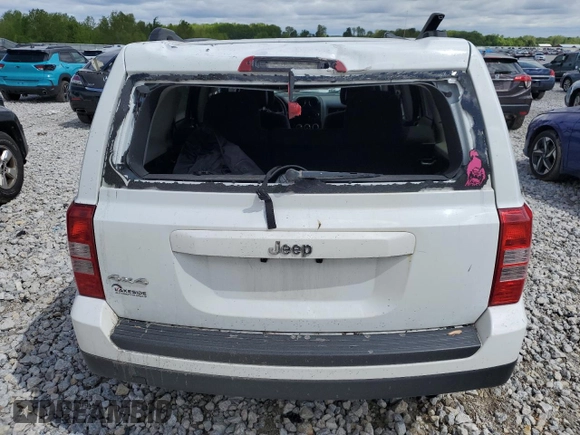 2015 Jeep Patriot Sport z VIN 1C4NJRBB9FD190193, wystawiony jako Copart lot #58052275 z przebiegiem 191 168 mil mil oraz Czysty tytuł • Clean title. Historia ofert i sprzedaży dostępna na DreamBid. Obrazek 6.