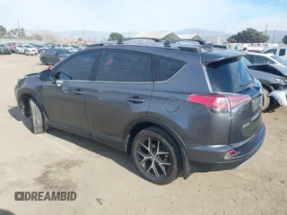 2017 Toyota RAV4 SE z VIN JTMNFREV9HJ706600, wystawiony jako IAAI lot #41109620 z przebiegiem 53 386 mil mil oraz . Historia ofert i sprzedaży dostępna na DreamBid. Obrazek 3.