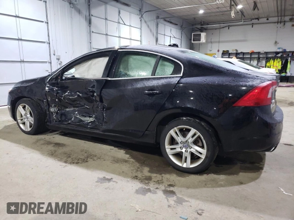 2015 Volvo S60 T5 Premier z VIN YV1612TK1F2332441, wystawiony jako Copart lot #89086705 z przebiegiem Nie podano mil oraz Szkoda całkowita • Salvage title. Historia ofert i sprzedaży dostępna na DreamBid. Obrazek 2.