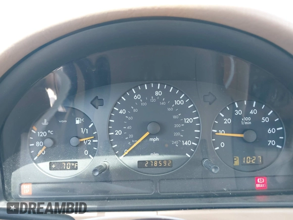 2002 Mercedes-Benz M 320/430/500 z VIN 4JGAB54E52A298975, wystawiony jako IAAI lot #41985135 z przebiegiem 278 592 mil mil oraz . Historia ofert i sprzedaży dostępna na DreamBid. Obrazek 7.