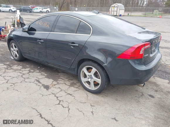 2012 Volvo S60 T5 with VIN YV1622FS8C2057610, listed as a IAAI auction lot 42017112 with 196,984 mi miles. Bid and sale history available at carsss.com. Image 3.