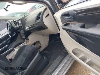 2014 Dodge Grand Caravan SXT z VIN 2C4RDGCG7ER212419, wystawiony jako IAAI lot #42272015 z przebiegiem 175 801 mil mil oraz . Historia ofert i sprzedaży dostępna na DreamBid. Obrazek 5.