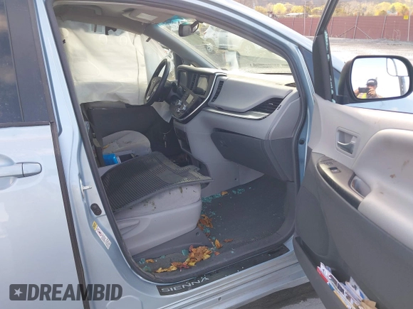 2017 Toyota Sienna LE Auto Access Seat с VIN 5TDKZ3DC5HS834410, выставлен на аукционе IAAI как лот 40727535 с пробегом 64 374 миль миль и . История ставок и продаж доступна на DreamBid. Изображение 5.