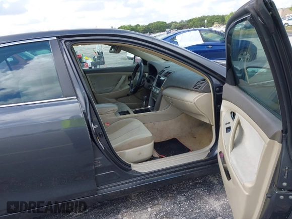 2009 Toyota Camry with VIN 4T1BE46K69U319558, listed as a IAAI auction lot 42146651 with 204,741 mi miles. Bid and sale history available at carsss.com. Image 5.