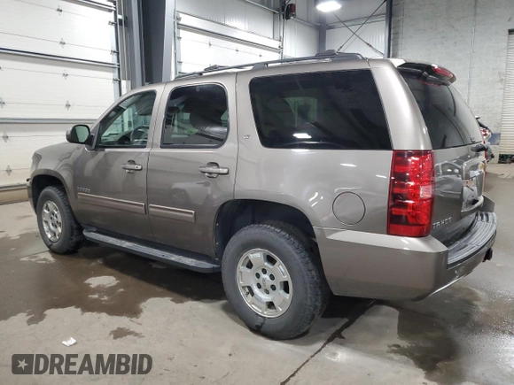2011 Chevrolet Tahoe LT z VIN 1GNSKBE02BR290660, wystawiony jako Copart lot #87083164 z przebiegiem 177 933 mil mil oraz Szkoda całkowita • Salvage title. Historia ofert i sprzedaży dostępna na DreamBid. Obrazek 2.