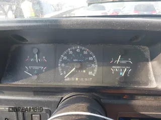 1987 Ford F-250 with VIN 1FTFF25N7HPA33055, listed as a IAAI auction lot 42492336 with 457,819 mi miles and . Bid and sale history available at DreamBid. Image 7.