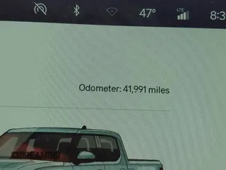 2022 Rivian R1T Adventure z VIN 7FCTGAAA5NN007018, wystawiony jako IAAI lot #42018939 z przebiegiem 41 991 mil mil oraz . Historia ofert i sprzedaży dostępna na DreamBid. Obrazek 16.