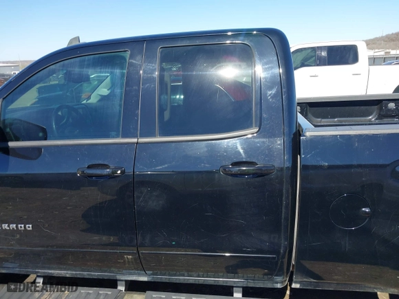 2017 Chevrolet Silverado 1500 LT with VIN 1GCVKREC9HZ368336, listed as a IAAI auction lot 41678490 with 76,930 mi miles. Bid and sale history available at carsss.com. Image 15.