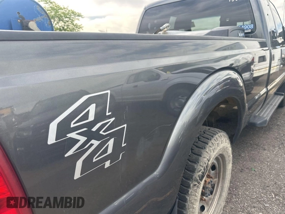 2015 Ford F-250 XLT z VIN 1FT7X2B61FEC57669, wystawiony jako IAAI lot #42430375 z przebiegiem 141 252 mil mil oraz . Historia ofert i sprzedaży dostępna na DreamBid. Obrazek 3.