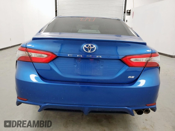 2018 Toyota Camry LE z VIN 4T1B11HK0JU080066, wystawiony jako Copart lot #56673055 z przebiegiem 253 741 mil mil oraz Czysty tytuł • Clean title. Historia ofert i sprzedaży dostępna na DreamBid. Obrazek 6.