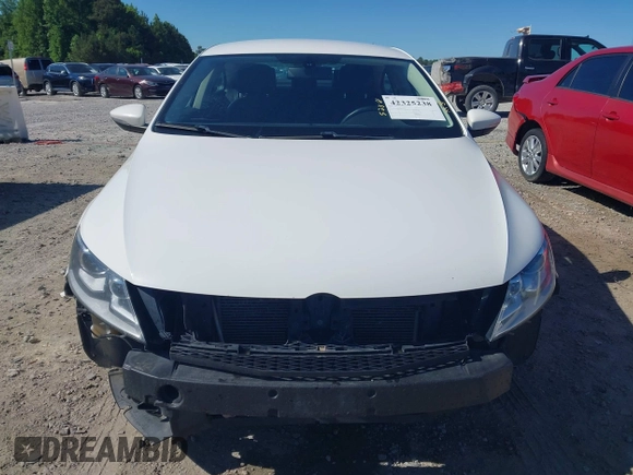 2013 Volkswagen CC Sport z VIN WVWAP7AN7DE545141, wystawiony jako IAAI lot #42325238 z przebiegiem 170 478 mil mil oraz . Historia ofert i sprzedaży dostępna na DreamBid. Obrazek 13.